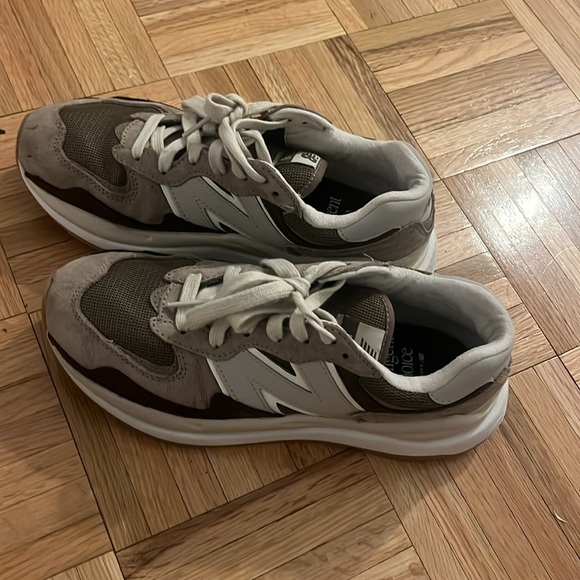 New Balances, worn a few times really good condition - Picture 3 of 4